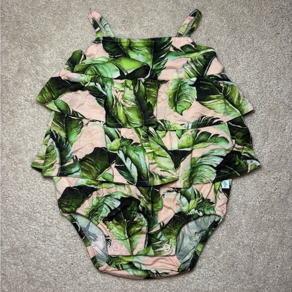Posh Peanut Tiffany tiered ruffle Bubble Romper in size 3-6m - Picture 1 of 7